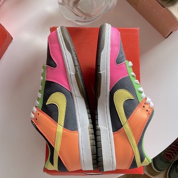 2006 Nike Dunk Low ‘Skittles’ Size 6Y (7.5W) - Picture 6 of 7